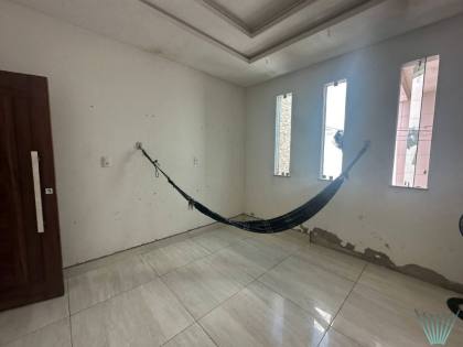 Casa com 3 quartos espaçosos, 1 suíte, ampla garagem, e muito mais! No bairro São Cristóvão em Itabaiana.