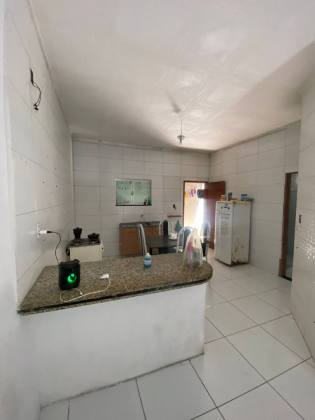 Prédio com Galpão Comercial e 2 Apartamentos Residenciais á Venda - Itabaiana/SE