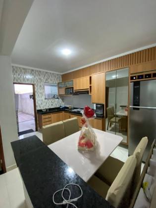 Casa com: 4 quartos, 2 suítes, no bairro Porto em Itabaiana.