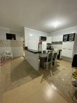 Casa com: 4 quartos, 2 suítes, no bairro Porto em Itabaiana.