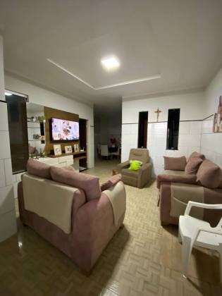 Casa com: 4 quartos, 2 suítes, no bairro Porto em Itabaiana.