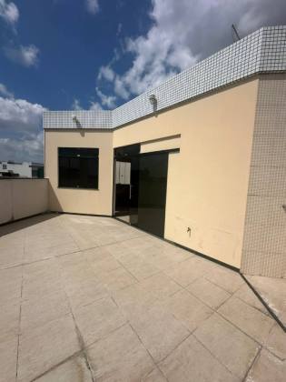 Casa com: 5 quartos, 3 suítes, e 3 banheiros. No bairro Marianga (Chiara) em Itabaiana.