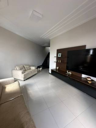 Casa com: 5 quartos, 3 suítes, e 3 banheiros. No bairro Marianga (Chiara) em Itabaiana.