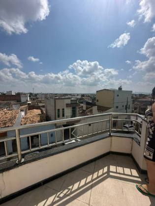 Casa com: 5 quartos, 3 suítes, e 3 banheiros. No bairro Marianga (Chiara) em Itabaiana.