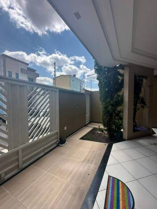 Casa com: 5 quartos, 3 suítes, e 3 banheiros. No bairro Marianga (Chiara) em Itabaiana.