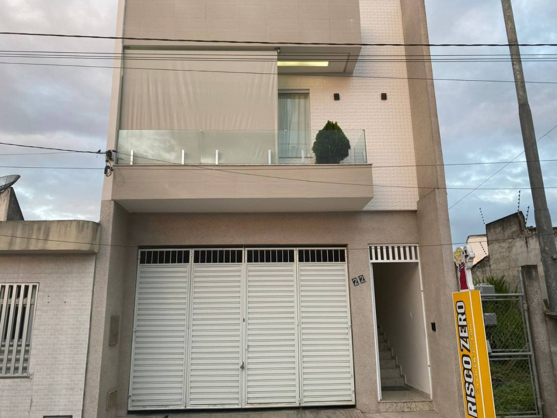 Casa com: 3 quartos, 1 suíte, e 6 vagas de garagem! no bairro Rotary Club em Itabaiana.