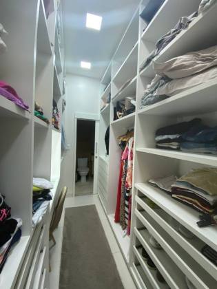 Casa com: 3 quartos, 1 suíte, e 6 vagas de garagem! no bairro Rotary Club em Itabaiana.