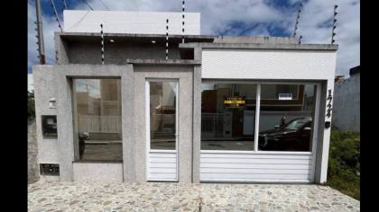 Casa com: 3 quartos, 1 suíte, no Loteamento Chiara em Itabaiana.