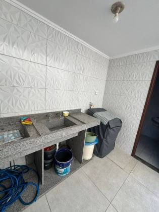 Casa Financiável, com: 5 quartos, 1 suíte, no bairro Serrano em Itabaiana.