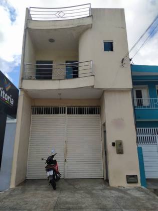 Casa com: 3 quartos, 1 suíte, no bairro Rotary Club em Itabaiana.