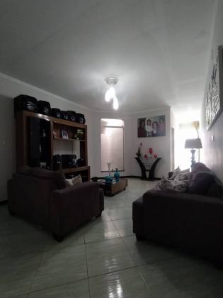 Casa com: 3 quartos, 1 suíte, no bairro Rotary Club em Itabaiana.