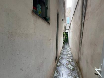 Casa duplex, com: 5 quartos, 2 suítes, próxima à Lokcar – Ideal para família grande.