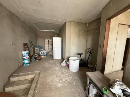 Casa duplex, com: 5 quartos, 2 suítes, próxima à Lokcar – Ideal para família grande.
