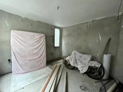 Casa duplex, com: 5 quartos, 2 suítes, próxima à Lokcar – Ideal para família grande.