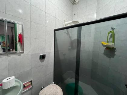 Casa duplex, com: 5 quartos, 2 suítes, próxima à Lokcar – Ideal para família grande.