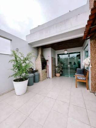 Casa com: 4 quartos, 1 suíte, no Centro de Itabaiana.