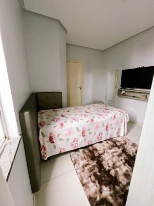 Casa com: 4 quartos, 1 suíte, no Centro de Itabaiana.