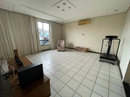 Casa para quem busca espaço, e conforto, com: 5 quartos, 4 banheiros na Avenida Nova (Bairro Serrano)