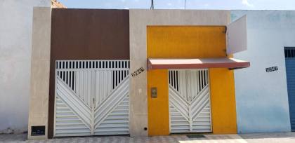 Casa ampla com: 3 quartos, no bairro José Milton Machado em Itabaiana.