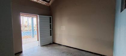 Oportunidade para Personalizar! Casa com Telhado Quatro Águas na Lagoa do Forno