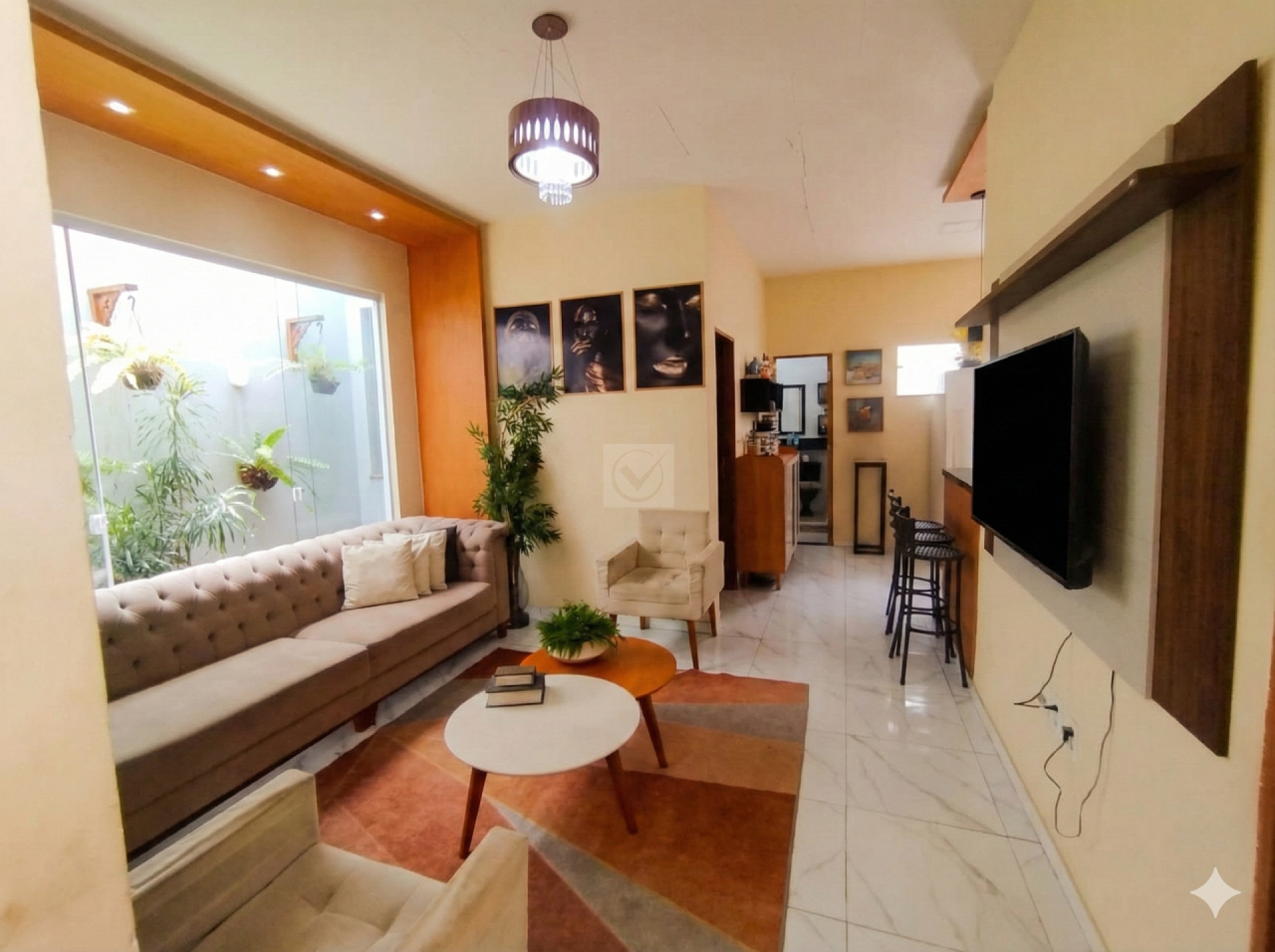 Casa Arejada, com 3 quartos 1 suíte e Bem Localizada no Bairro São Cristóvão!