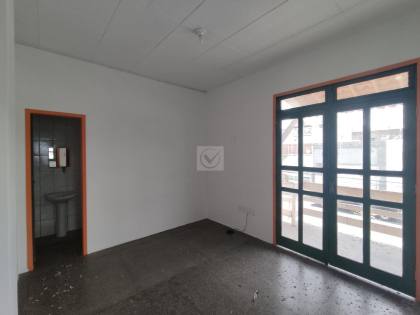 Imóvel Comercial Para Alugar. Com 22 salas. no bairro Serrano, próximo ao Senac em Itabaiana.