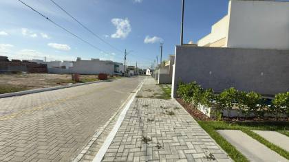 Casa no Condomínio Portal do Lago. Para Alugar com 3 quartos, 1 suíte, no bairro Bananeira em Itabaiana.