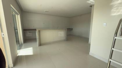 Casa no Condomínio Portal do Lago. Para Alugar com 3 quartos, 1 suíte, no bairro Bananeira em Itabaiana.