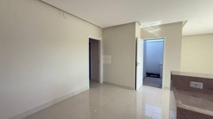 Casa no Condomínio Portal do Lago. Para Alugar com 3 quartos, 1 suíte, no bairro Bananeira em Itabaiana.