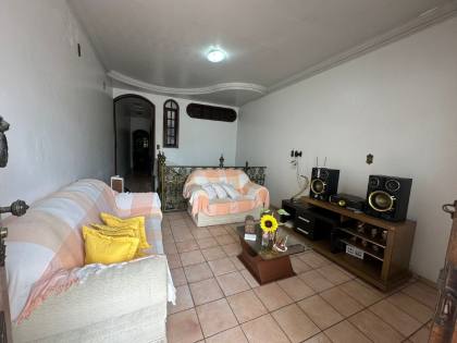 Casa Duplex para Aluguel na Avenida Dr. Airton Teles - Itabaiana/SE