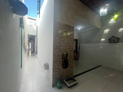 Casa com: 3 quartos, 1 suíte, no bairro Oviedo Teixeira em Itabaiana.