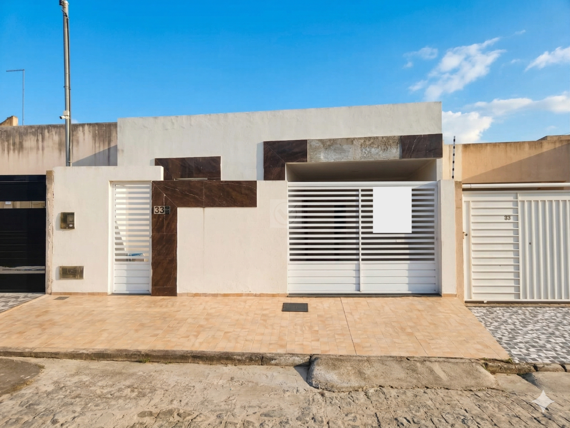 Casa com: 3 quartos, 1 suíte, no bairro Oviedo Teixeira em Itabaiana.