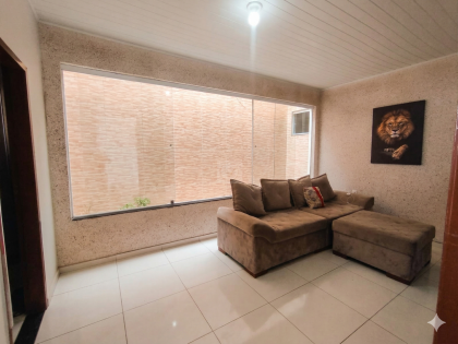Casa com: 3 quartos, 1 suíte, no bairro Oviedo Teixeira em Itabaiana.