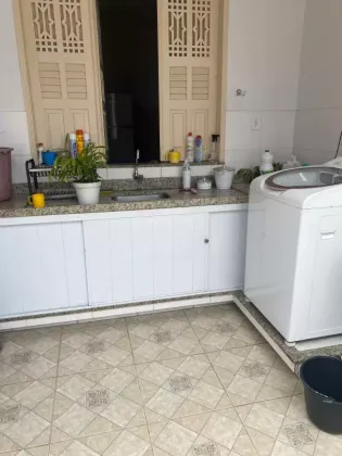 Casa com localização privilegiada! Com 3 quartos, 1 suíte, no Centro de Itabaiana.