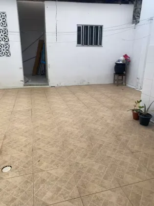 Casa com localização privilegiada! Com 3 quartos, 1 suíte, no Centro de Itabaiana.