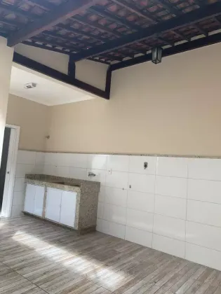 Casa com: 3 quartos, 1 suíte, no bairro Serrano em Itabaiana.