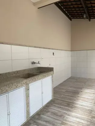 Casa com: 3 quartos, 1 suíte, no bairro Serrano em Itabaiana.