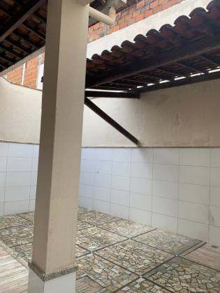 Casa com: 3 quartos, 1 suíte, no bairro Serrano em Itabaiana.