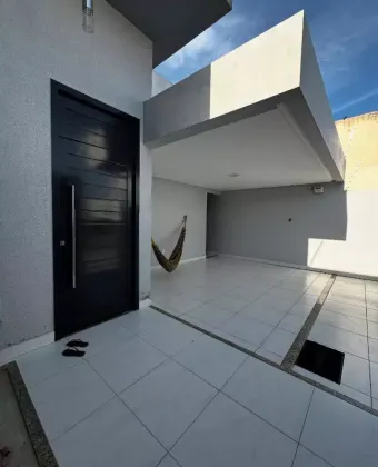 Casa com: 3 quartos, 2 suítes, e 4 banheiros, no bairro Marianga (Chiara) em Itabaiana.