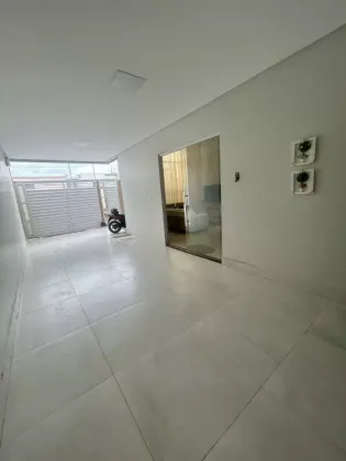 Casa com: 4 quartos, 1 suíte, no bairro Anízio Amâncio de Oliveira em Itabaiana.