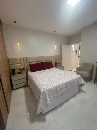 Casa com: 4 quartos, 1 suíte, no bairro Anízio Amâncio de Oliveira em Itabaiana.
