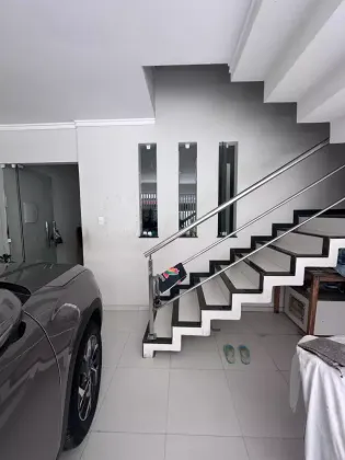 Casa com: 5 quartos, 3 suítes, no Centro de Itabaiana.