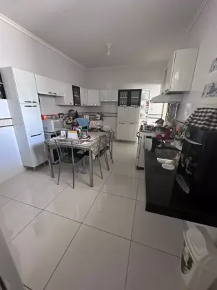 Casa com: 5 quartos, 3 suítes, no Centro de Itabaiana.