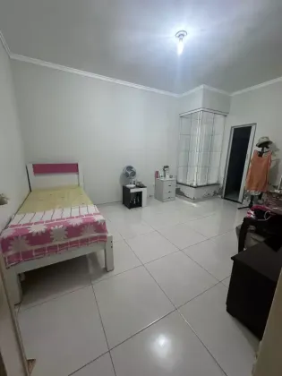 Casa com: 5 quartos, 3 suítes, no Centro de Itabaiana.