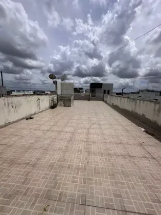 Casa com: 5 quartos, 3 suítes, no Centro de Itabaiana.