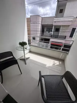 Casa com: 5 quartos, 3 suítes, no Centro de Itabaiana.