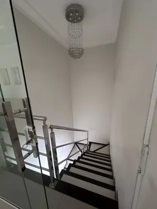 Casa com: 5 quartos, 3 suítes, no Centro de Itabaiana.