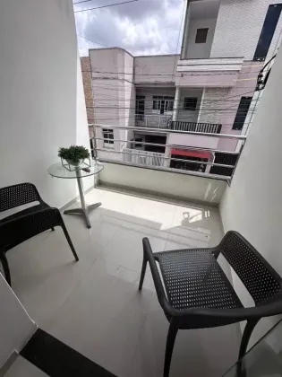 Casa com: 5 quartos, 3 suítes, no Centro de Itabaiana.