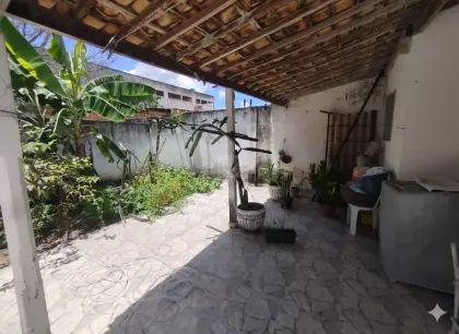 Casa com 5 quartos, 1 suíte, 4 banheiros no Centro de Itabaiana