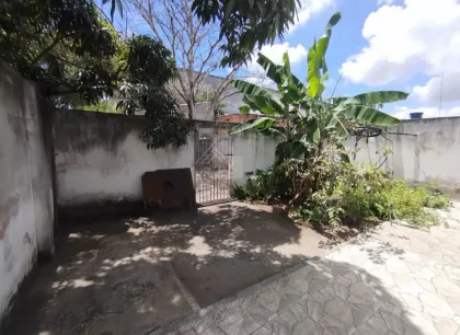 Casa com 5 quartos, 1 suíte, 4 banheiros no Centro de Itabaiana